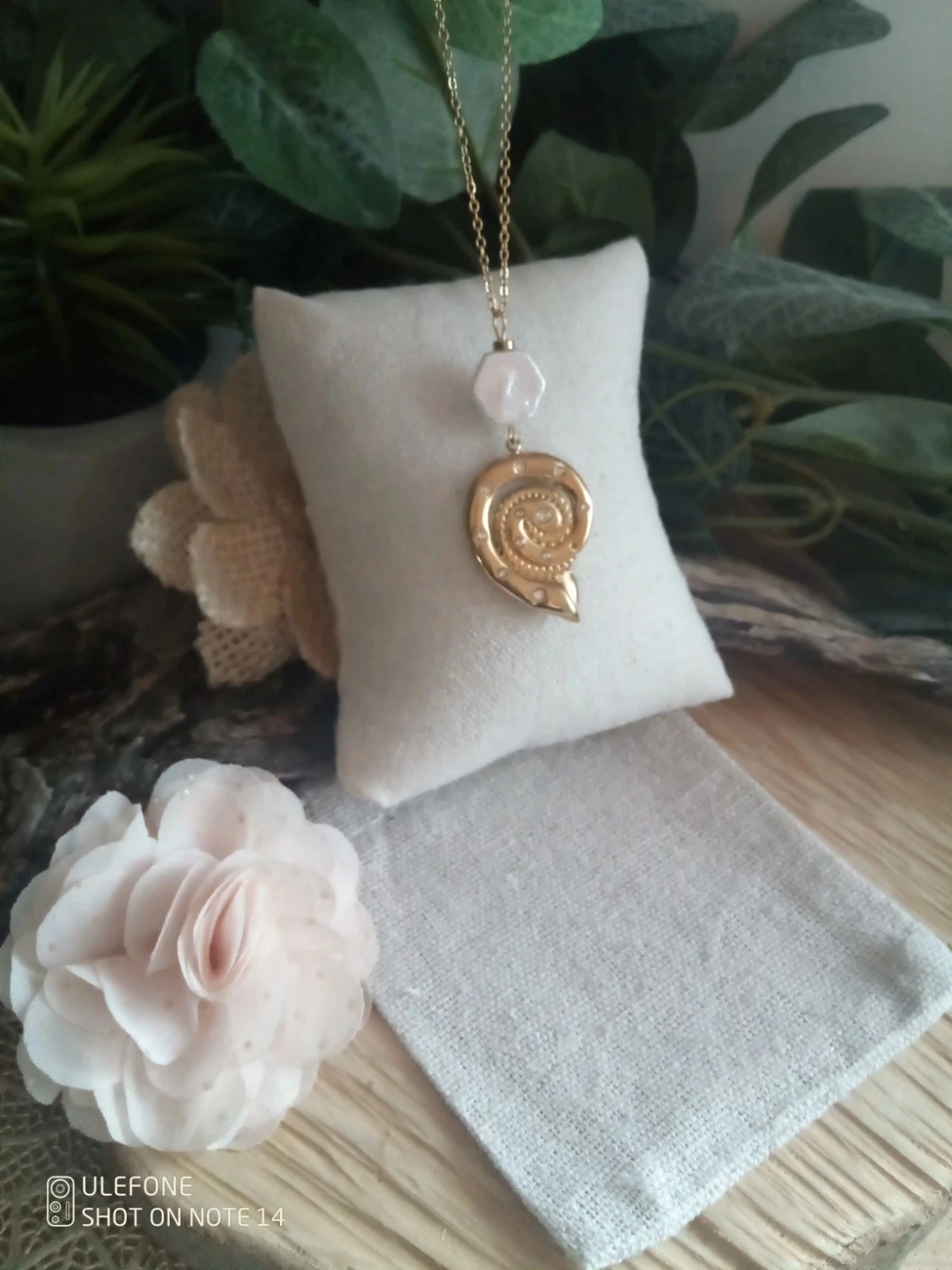Collier na'cre naturelle et conque avec zircons – photo 2